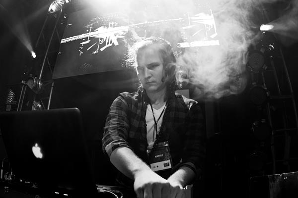 424121_383641564981396_2070894888_n